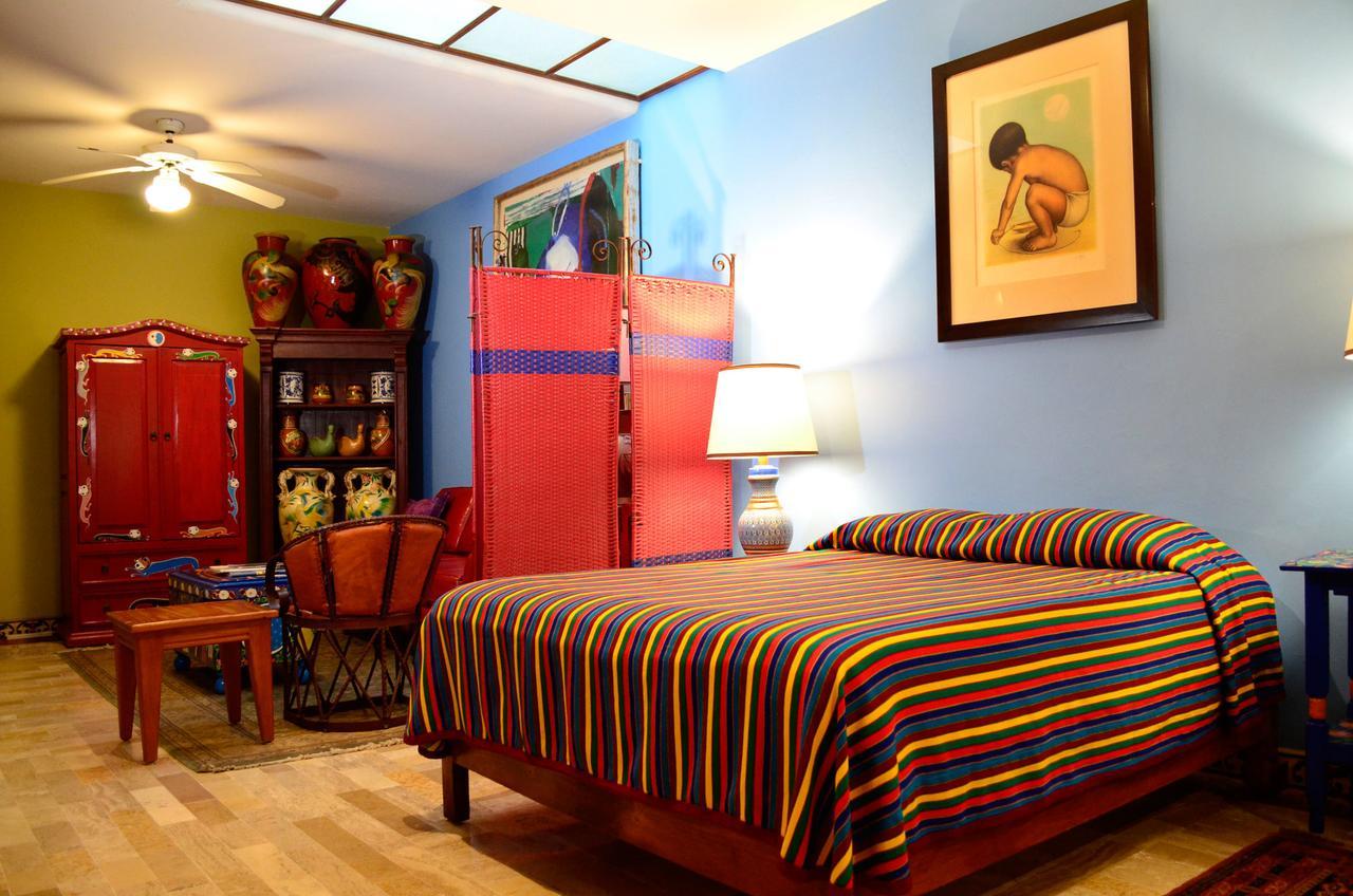 Casa De Las Flores Bed & Breakfast Tlaquepaque Exterior photo