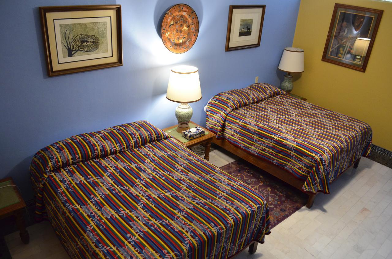 Casa De Las Flores Bed & Breakfast Tlaquepaque Exterior photo