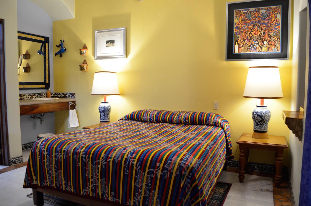 Casa De Las Flores Bed & Breakfast Tlaquepaque Exterior photo