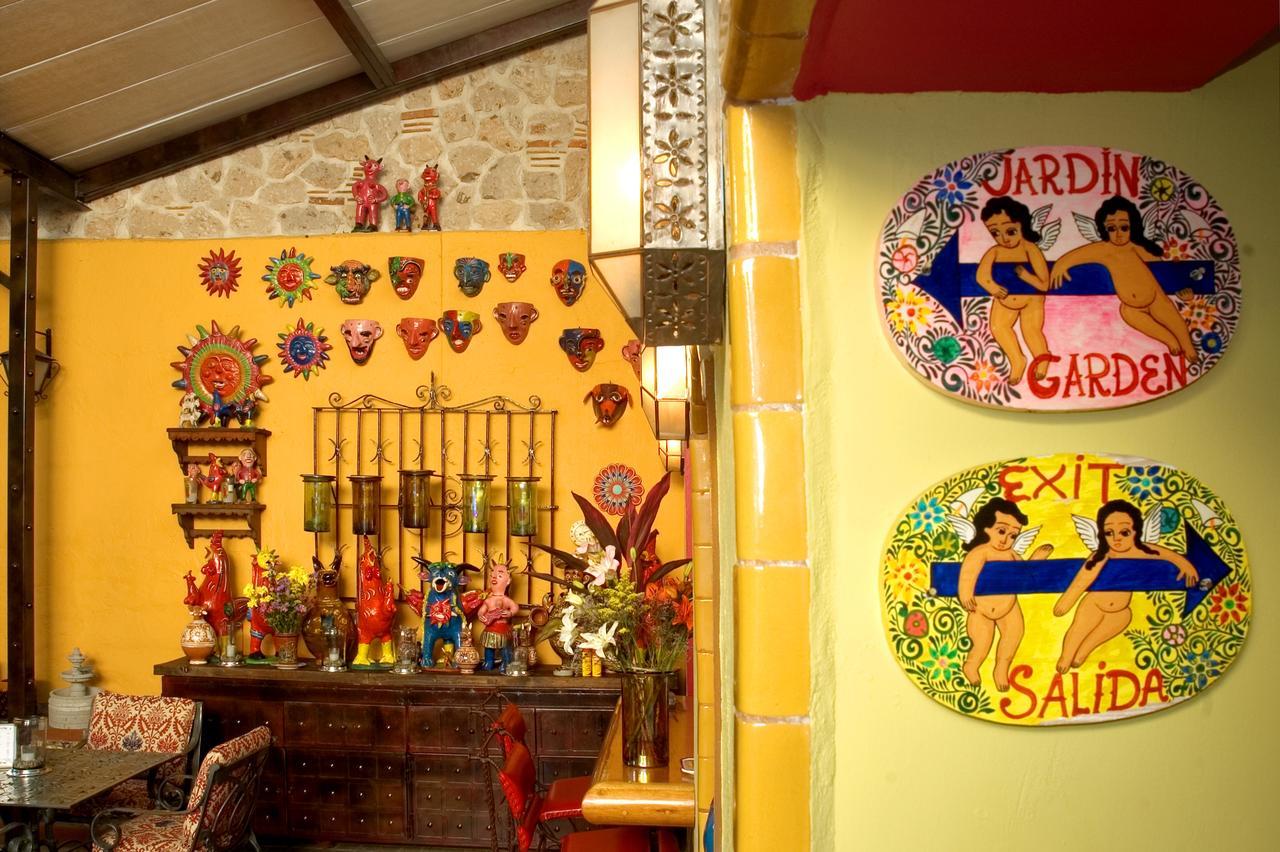 Casa De Las Flores Bed & Breakfast Tlaquepaque Exterior photo