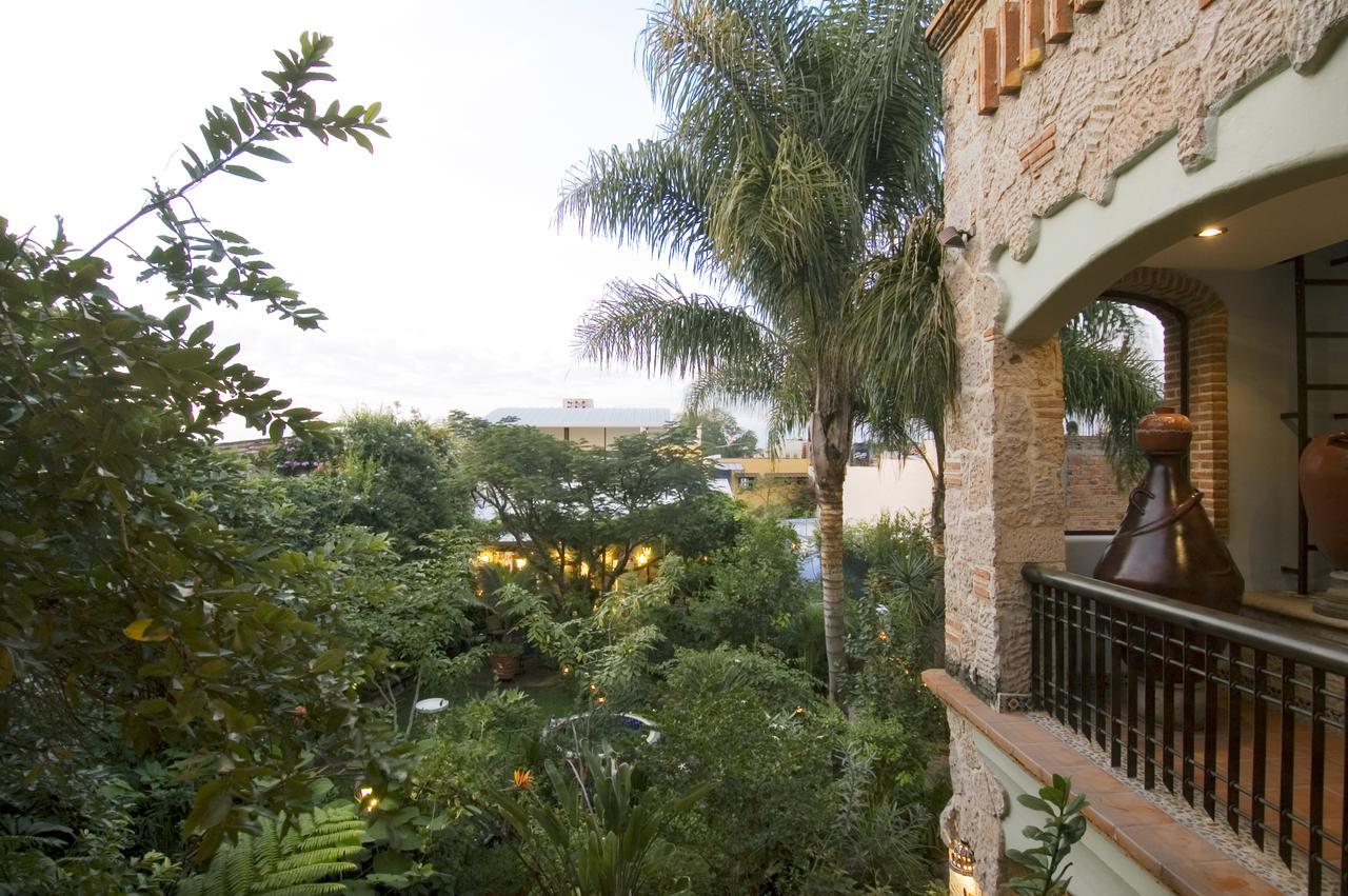 Casa De Las Flores Bed & Breakfast Tlaquepaque Exterior photo